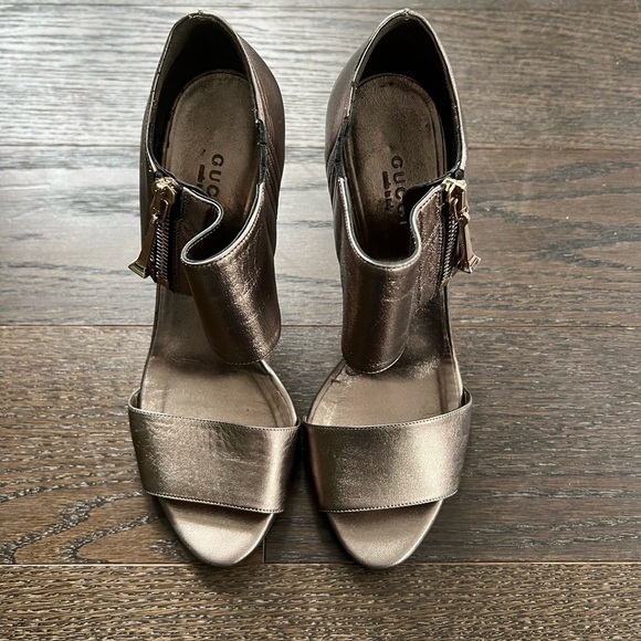 GUCCI Metallic Strap 4” Heels Size 36.5 - Picture 3 of 14